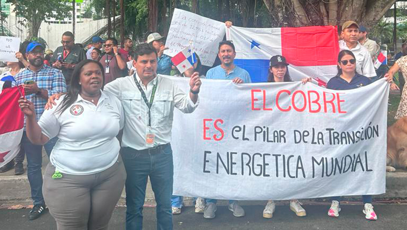 Trabajadores de Minera Panamá protestan y piden respuesta a Mitradel